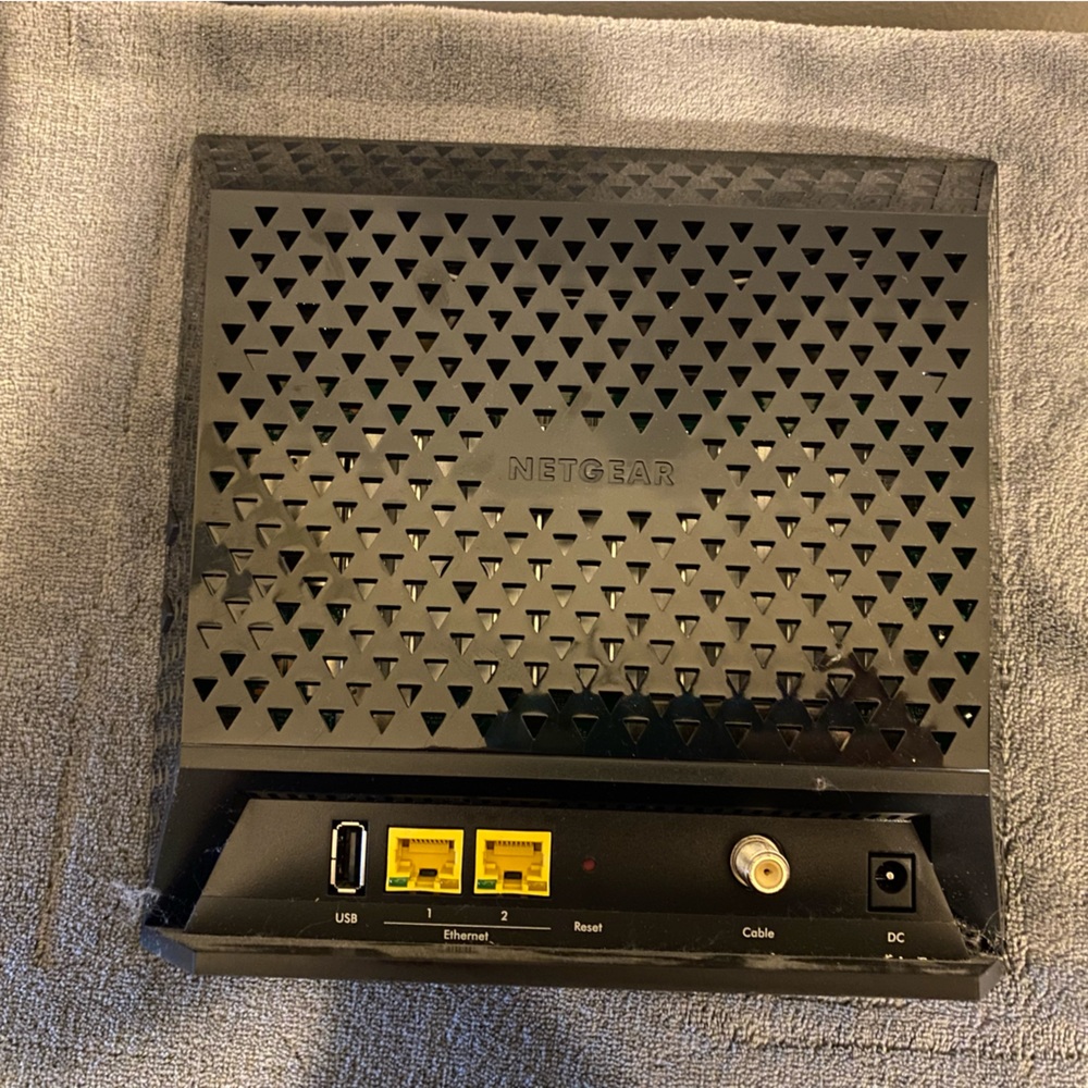 NetGear AC1600 Wi-fi Cable Modem Router (Model C6250) - Picture 9 of 11